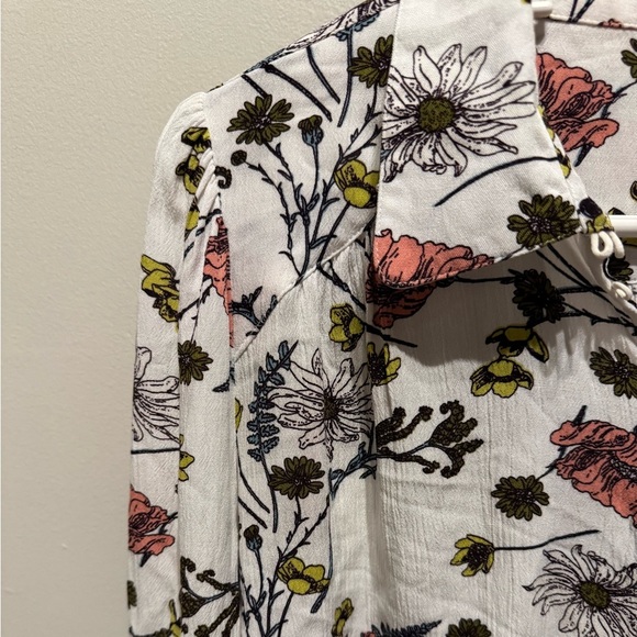 Blu Pepper Floral Button Front Ruffle Sleeve Cuff Blouse Top Size Small - Picture 4 of 5